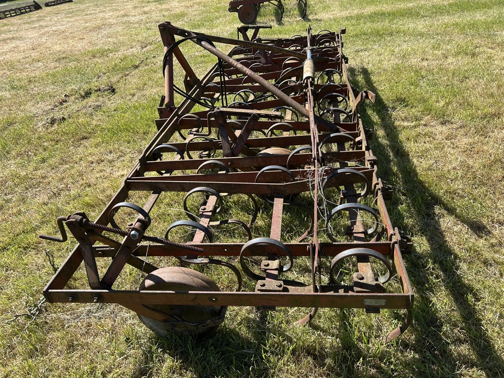 Kongskilde Spring Tine Cultivator approx 15ft Hydraulic Folding - Image 4 of 5