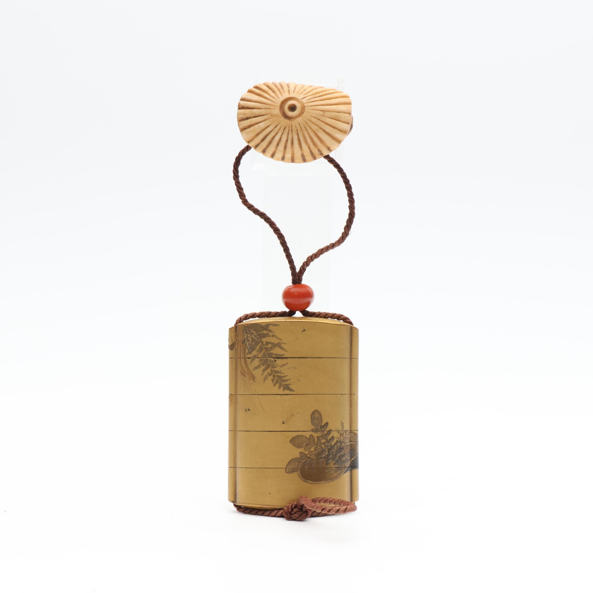Japan, a gold-lacquer four-case inro, 19th century, - Bild 4 aus 5