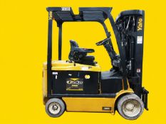 2020 YALE ERC070 Electric Forklift. 7,000 lb capacity. Mast: 88 in lowered / 252 in raised.