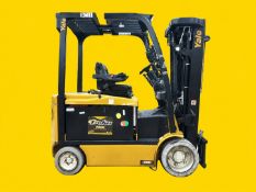 2020 YALE ERC070 Electric Forklift. 7,000 lb capacity. Mast: 88 in lowered / 252 in raised.