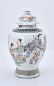Deckelvase "Kinderschar", China wohl um 1880.