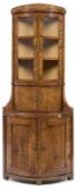 Gr. Biedermeier-Eckschrank, süddt. um 1820