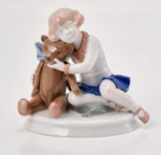 "Gute Freundschaft"/ Mädchen mit Teddy, Rosenthal 1924.