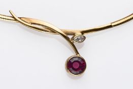 Goldcollier mit Almandin