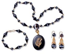4-teilige Onyx-Garnitur um 1860-80