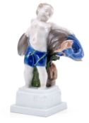 "Neckerei"/ Putto mit Kasuar, Jugendstil, Rosenthal um 1910.