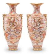Paar Palastvasen, Satsuma-Dekor, wohl China 20. Jh.