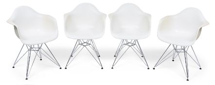 Satz v. 4 Armlehnstühlen, Mod. DAR, Entw. Charles u. Ray Eames 1950/51