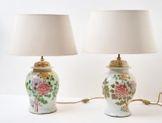 Paar Deckelvasen China um 1920, als Tischlampen