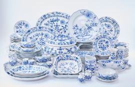 Speise-/ Kaffee-Service für mind. 6 Pers., Meissen um 1870 - 2006.