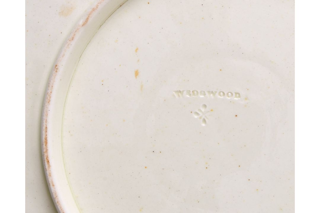 Teller in Korbflechtrelief, Wedgwood 1855. - Bild 4 aus 4