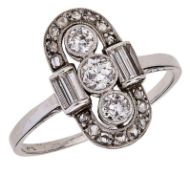 Art Déco-Damenring um 1920, Juwelier Hessenberg,