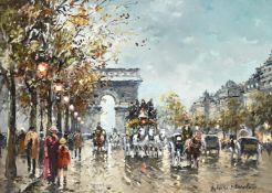λ ANTOINE BLANCHARD (FRENCH 1910 - 1988), THE CHAMPS ELYSEES WITH THE ARC DE TRIOMPHE BEYOND