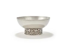 AN AMERICAN SILVER PLAIN BOWL ON PIERCED FOOT