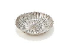 BUCCELLATI, AN ITALIAN SILVER CIRCULAR FLOWER SHAPED DISH