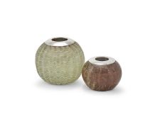 AN EDWARDIAN SILVER MOUNTED MATCH HOLDER/STRIKER