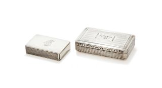 A GEORGE IV SILVER SNUFF BOX AND A VICTORIAN VESTA CASE