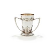 AN EDWARDIAN SILVER TWIN HANDLED CUP