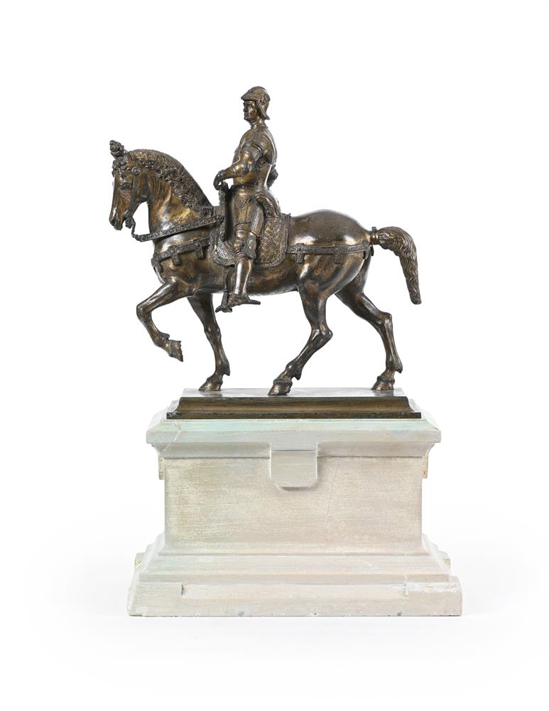 AFTER VERROCCHIO, AN ITALIAN BRONZE MODEL OF THE EQUESTRIAN MONUMENT TO BARTOLOMEO COLLEONI - Image 2 of 2