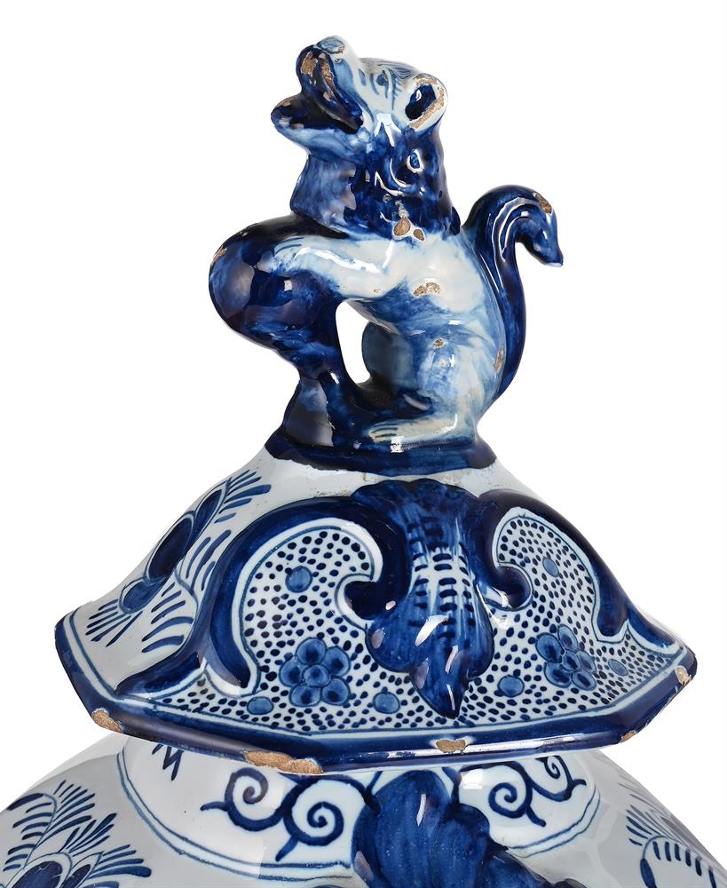 A DUTCH DELFT (DE PORCELEYNE SCHOTEL) BLUE AND WHITE GARNITURE OF BALUSTER AND TRUMPET VASES - Image 2 of 6