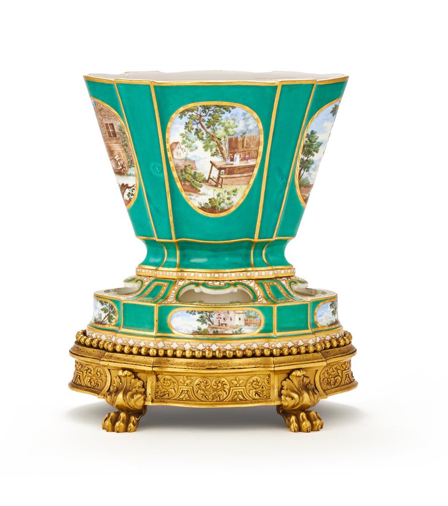 A RARE SÈVRES PORCELAIN GREEN GROUND FLOWER POT & PIERCED STAND, 1760 - Image 3 of 8