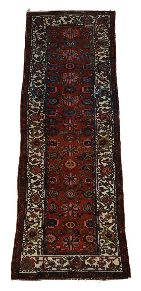 A HAMADAN RUNNER, CIRCA 1900