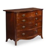 A GEORGE III MAHOGANY SERPENTINE FRONTED CHEST OF DRAWERS, CIRCA 1790