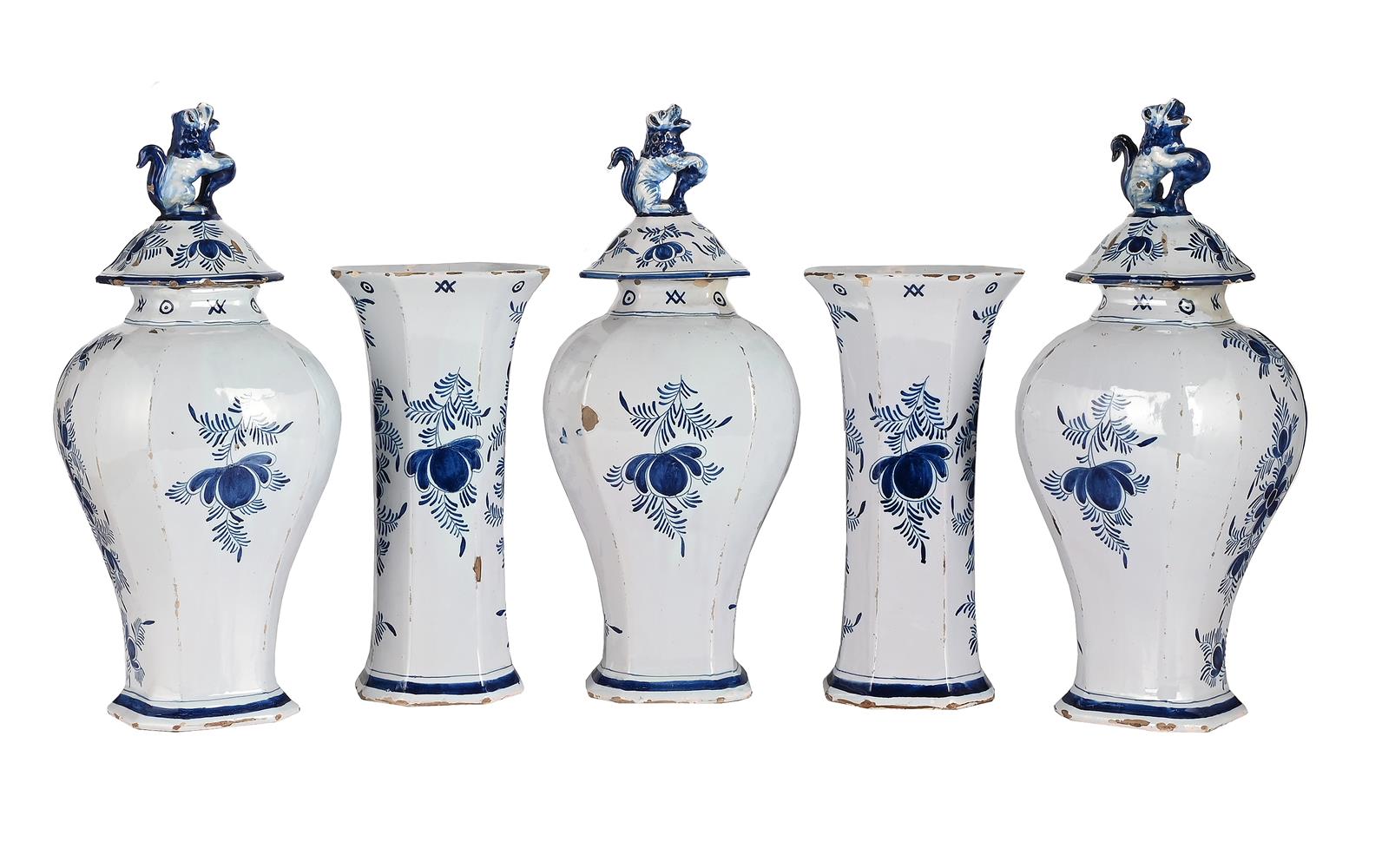 A DUTCH DELFT (DE PORCELEYNE SCHOTEL) BLUE AND WHITE GARNITURE OF BALUSTER AND TRUMPET VASES - Image 5 of 6