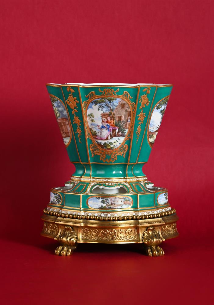 A RARE SÈVRES PORCELAIN GREEN GROUND FLOWER POT & PIERCED STAND, 1760 - Image 8 of 8