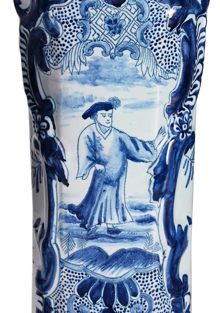 A DUTCH DELFT (DE PORCELEYNE SCHOTEL) BLUE AND WHITE GARNITURE OF BALUSTER AND TRUMPET VASES - Image 3 of 6