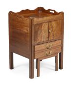 A GEORGE III MAHOGANY BEDSIDE COMMODE, CIRCA 1780