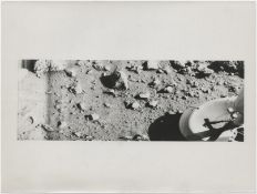 [Viking 1] THE FIRST PHOTOGRAPH EVER TAKEN ON THE SURFACE OF MARS