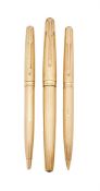 PARKER, PRESIDENTIAL, WATERDROP, A 9 CARAT GOLD FOUNTAIN PEN, BALLPOINT PEN AND PROPELLING PENCIL