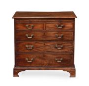 A GEORGE III MAHOGANY BACHELOR'S CHEST OF DRAWERS, CIRCA 1780