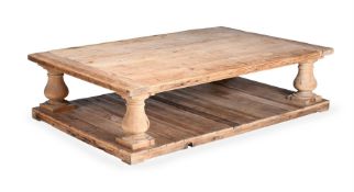 A LARGE PINE LOW CENTRE OR COFFEE TABLE, 20TH CENTURY