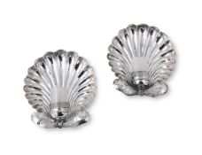 A PAIR OF EARLY 20TH CENTURY SILVERED SHELL BACK WALL LIGHTS
