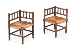 A NEAR PAIR OF ARTS & CRAFTS BOBBIN-TURNED CORNER CHAIRS, LATE 19TH/EARLY 20TH CENTURY