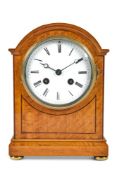 A MAPLE CASED MANTEL CLOCK, CIRCA 1900