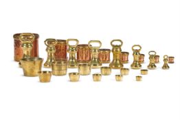 A COLLECTION OF BRASS AND COPPER WEIGHTS AND MEASURES, 19TH AND 20TH CENTURY