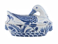 A CHINESE BLUE AND WHITE DUCK TUREEN AND COVER20TH CENTURY22cm high