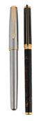 S T DUPONT, CLASSIQUE, POUDRE D'OR, A LAQUE DE CHINE FOUNTAIN PEN