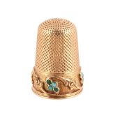 AN EARLY VICTORIAN TURQUOISE SET THIMBLE