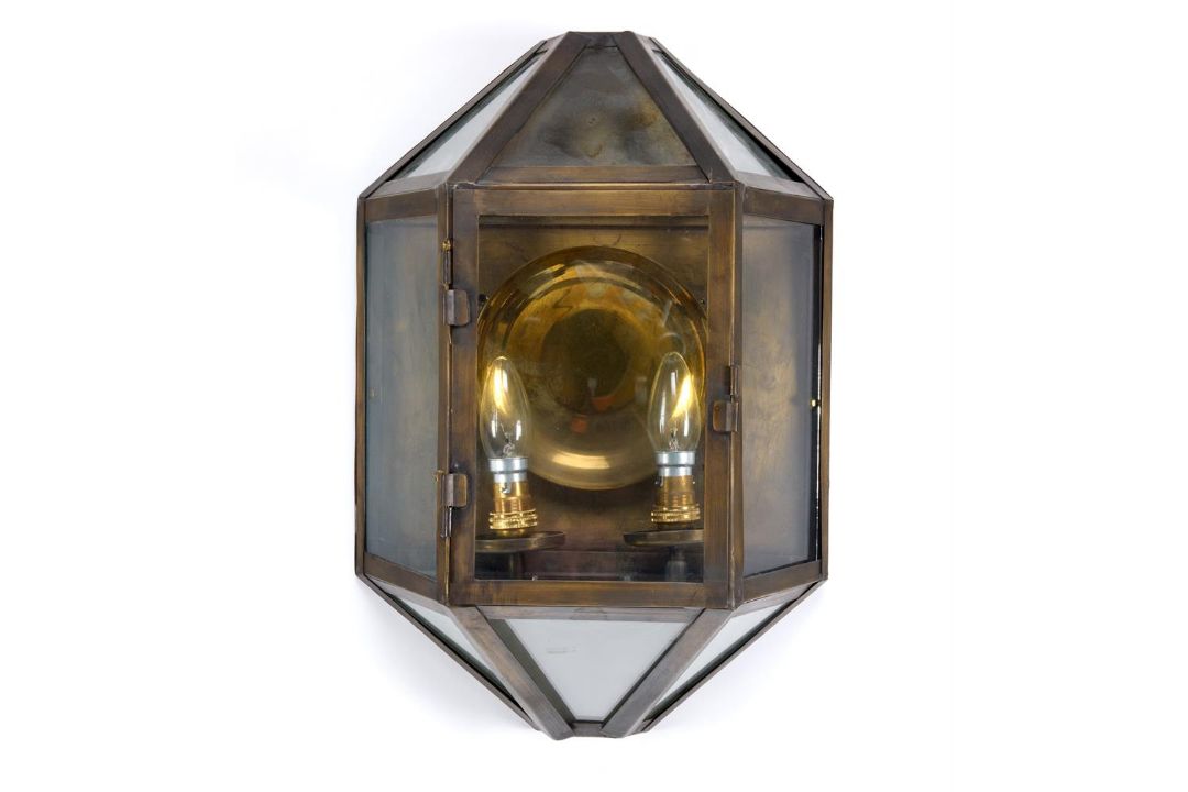 A BRASS AND GLASS WALL LIGHT, BY ANTONY LITTLE - Image 1 of 3