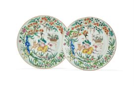 A pair of Chinese Verte-Jaune plates