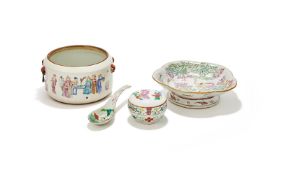 A Chinese famille rose warming pot