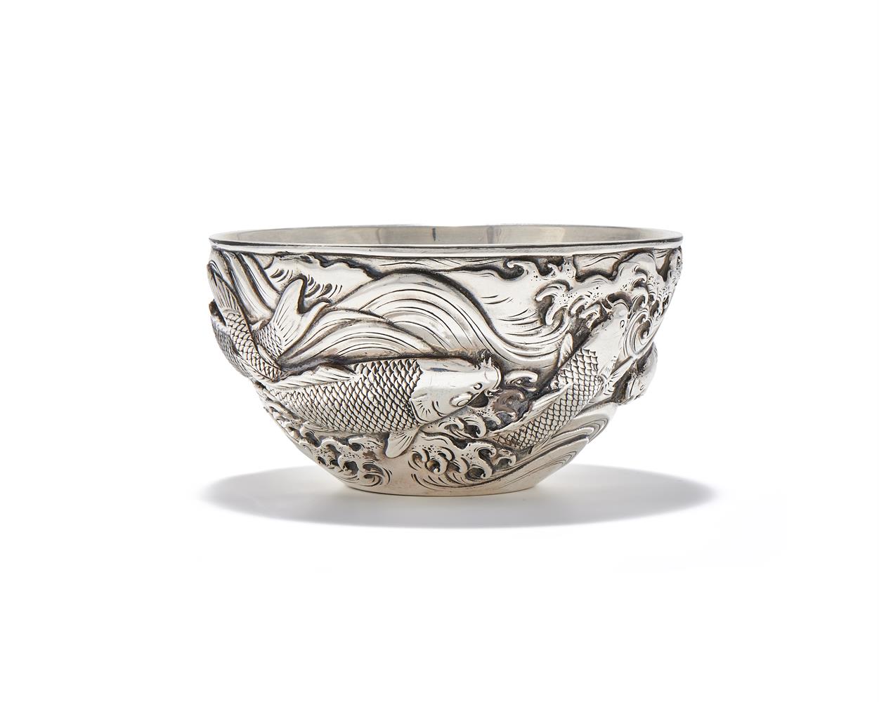 A Japanese silver 'fish' bowl - Image 2 of 3