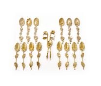 SIX VICTORIAN SILVER GILT SPOONS, JOHN WILMIN FIGG, LONDON 1844 (4) AND 1873 (2)