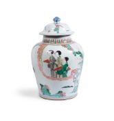 A CHINESE FAMILLE VERTE VASE AND COVER, KANGXI (1662-1722)