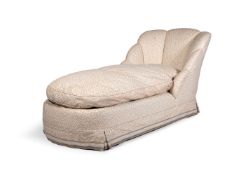 AN ART DECO STYLE SCALLOP SHELL BACKED DAYBED, MID 20TH CENTURY