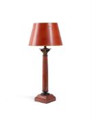 A GILT METAL MOUNTED ORANGE/RED MARBLE TABLE LIGHT, SECOND HALF 20TH CENTURY